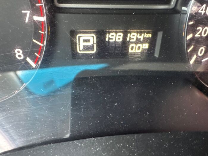 Nissan Pathfinder SV – Image 22