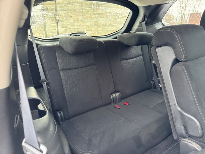 Nissan Pathfinder SV – Image 5