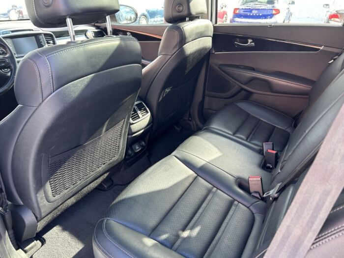 KIA Sorento - – Image 8