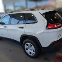 Jeep Cherokee Sport - Image 8