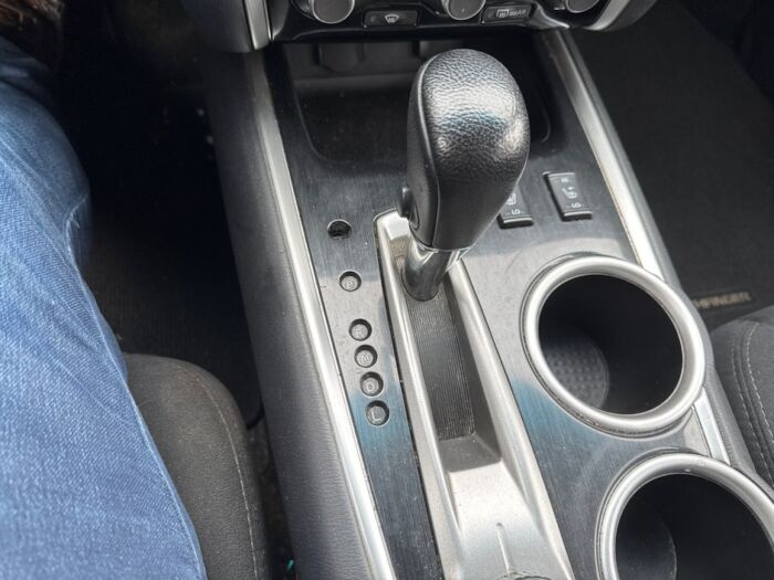 Nissan Pathfinder SV – Image 27