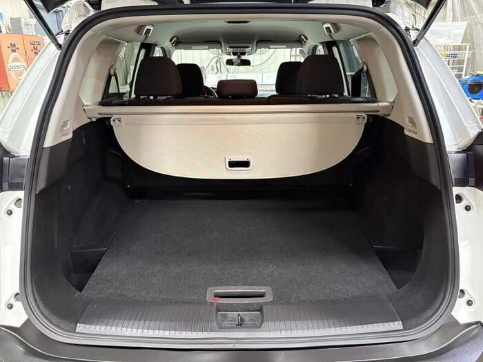 Nissan Rogue S Ti – Image 6