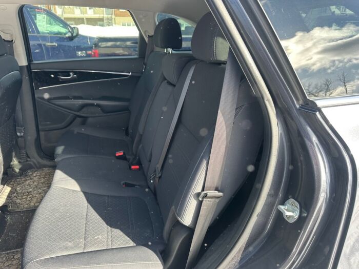 Kia Sorento LX-V6 – Image 5