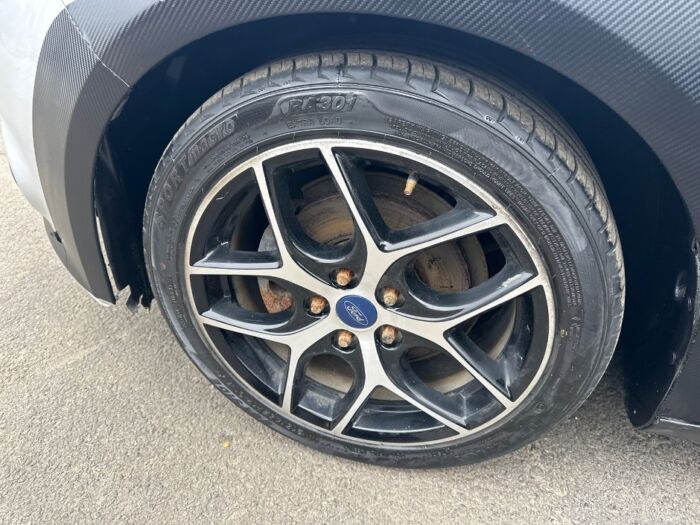 Ford Focus S – Image 8