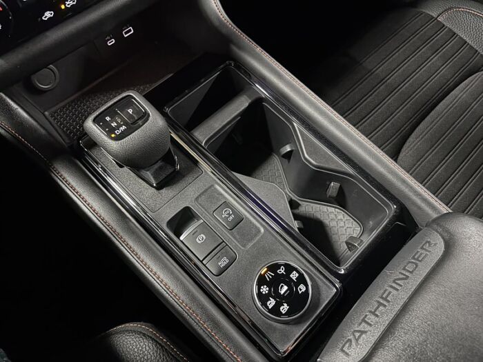 Nissan Pathfinder SV ROCK CREEK BLUETOOTH CAMÉRA SIÈGES CHAUFFANT – Image 40