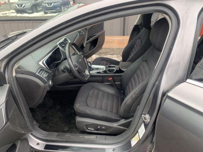 Ford Fusion SE – Image 7