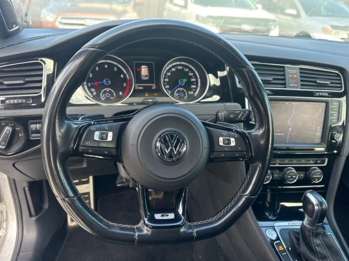 Volkswagen Golf R 4MOTION – Image 12