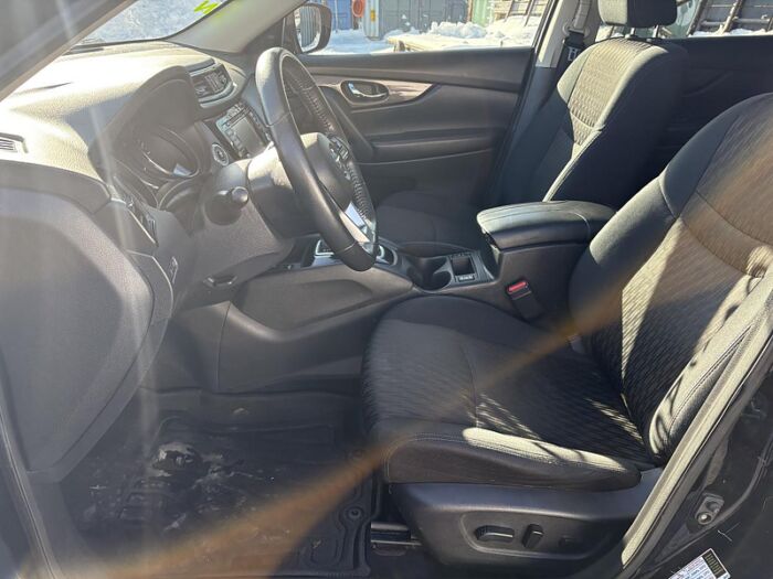 Nissan Rogue SV TECH TI BLUETOOTH TOIT CAMÉRAS 360 GPS – Image 9