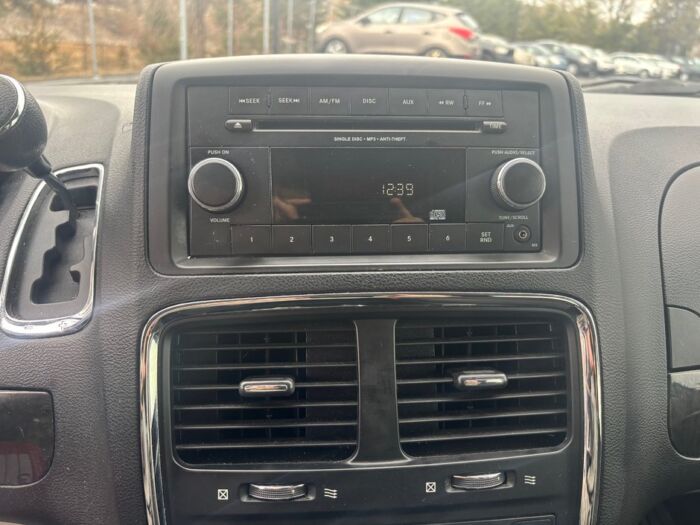 Dodge Grand Caravan SE – Image 12