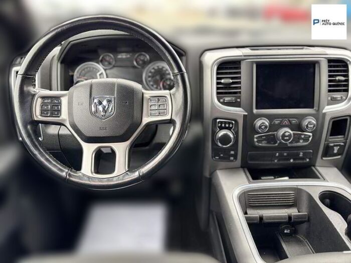 RAM 1500 Classic Warlock cabine d'équipe 4x4 caisse de 5 pi 7 po – Image 17