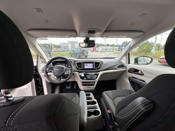 Chrysler Grand Caravan N/A – Image 12