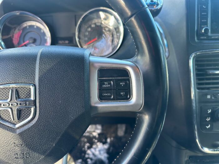 Dodge Grand Caravan SXT – Image 13