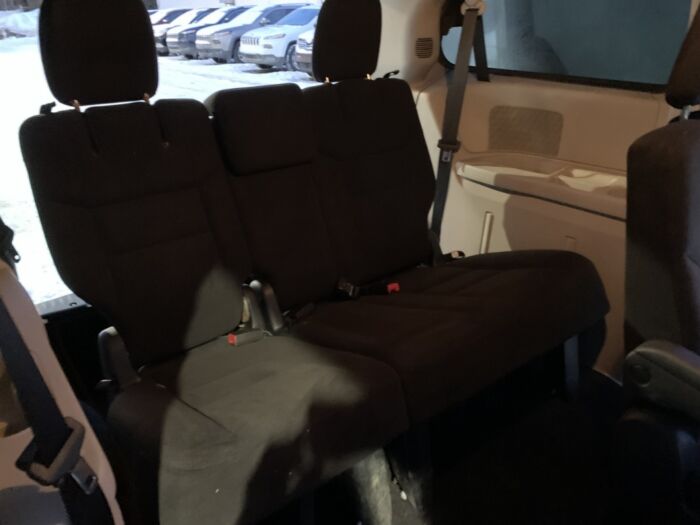 Dodge Grand Caravan SXT – Image 12
