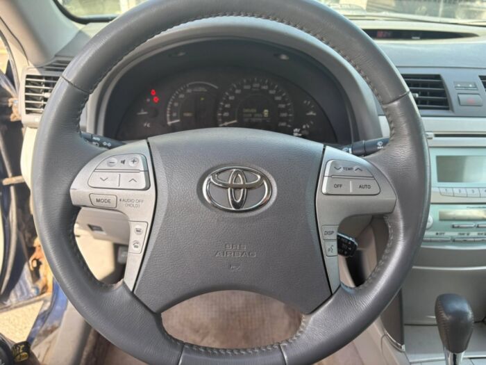 Toyota Camry - - Image 15