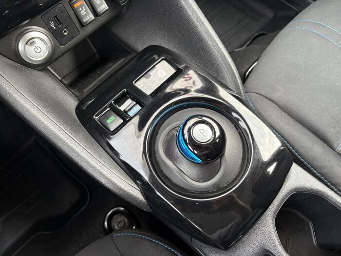 Nissan LEAF SV à hayon/CRIUSE ADAPTATIF/VOLANT CHAUFFANT/BAS M – Image 26