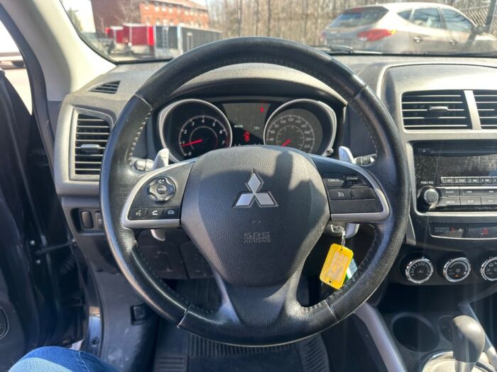 Mitsubishi RVR GT LIMITED - Image 10