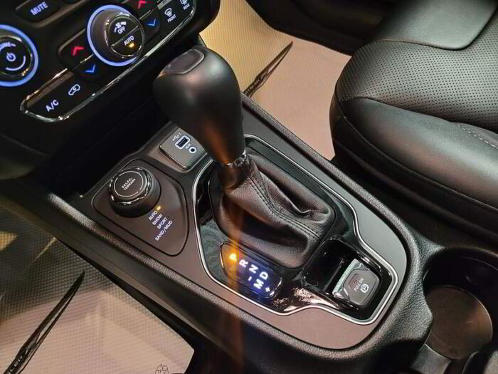 Jeep Cherokee Altitude 4x4 – Image 21