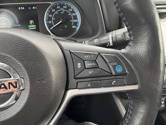 Nissan LEAF SV à hayon/CRIUSE ADAPTATIF/VOLANT CHAUFFANT/BAS M – Image 21