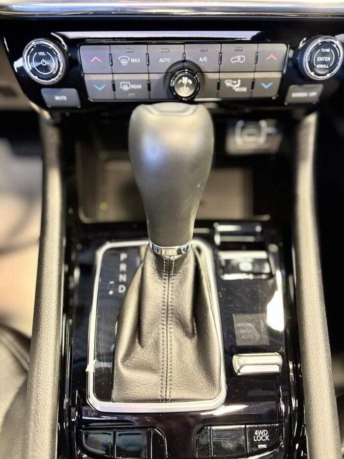 Jeep Compass LIMITED Édition Rouge - Image 10