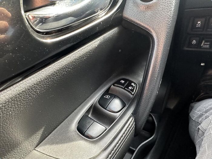 Nissan Qashqai SV TI CVT - Image 18