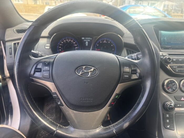 Hyundai Genesis Coupe PREMIUM – Image 21