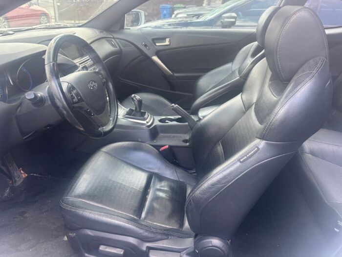 Hyundai Genesis Coupe PREMIUM – Image 8