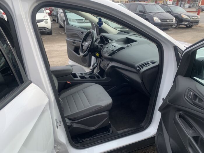 Ford Escape S – Image 9
