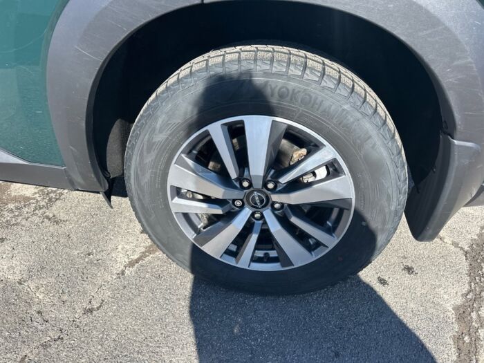 Nissan Pathfinder SL - Image 8
