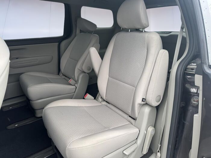 Kia Sedona L TA – Image 12