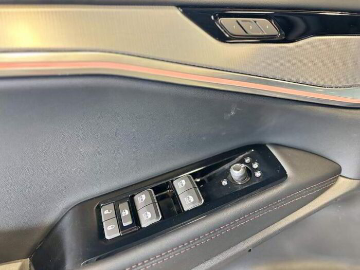 Jeep Wagoneer S N/A – Image 11