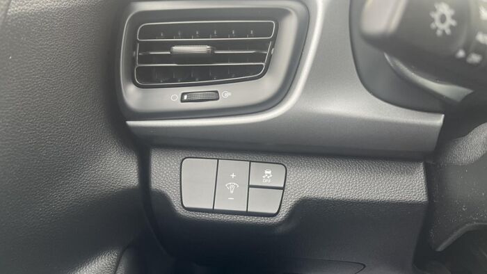 Kia Rio LX+ IVT - Image 14