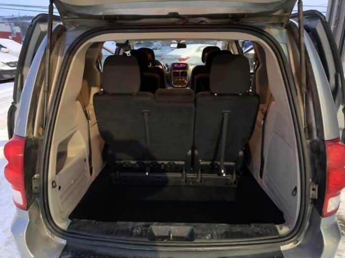 Dodge Grand Caravan SXT – Image 9