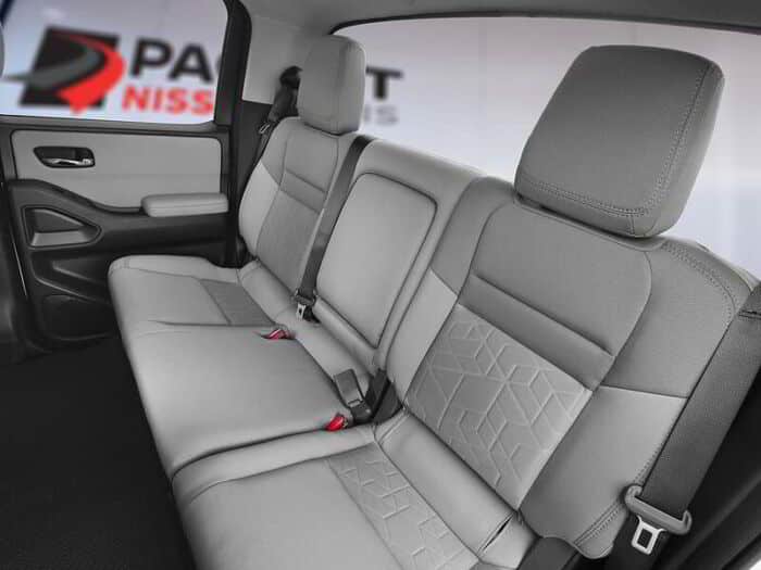 Nissan Frontier Crew Cab Sv – Image 10