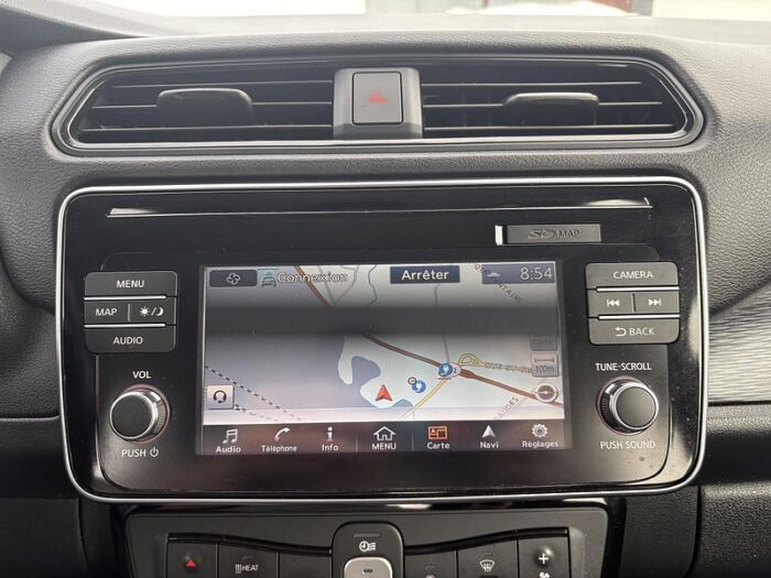 Nissan LEAF SV à hayon/CRIUSE ADAPTATIF/VOLANT CHAUFFANT/BAS M – Image 25