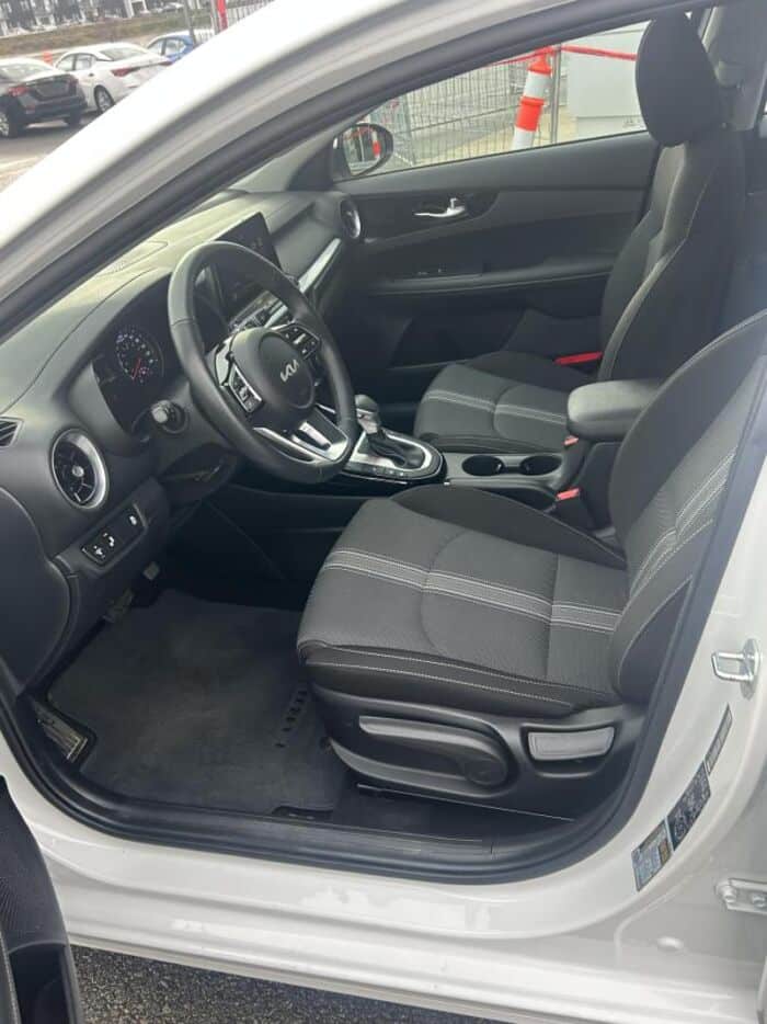 Kia Forte EX IVT – Image 8