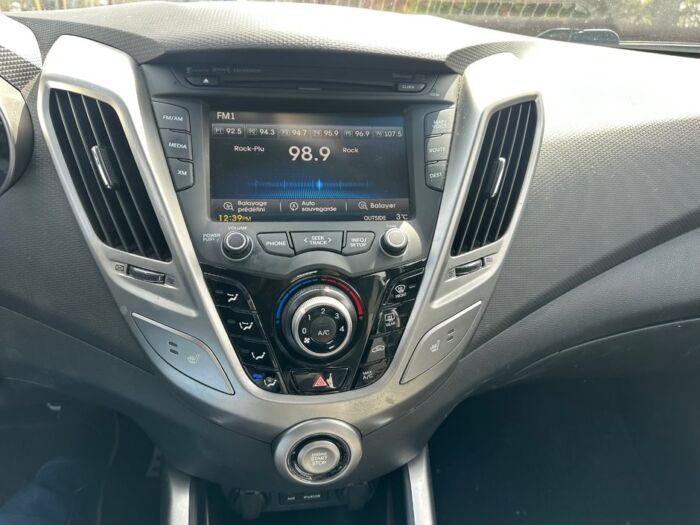 Hyundai Veloster W/Tech – Image 11