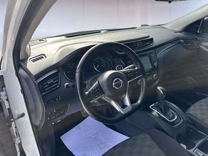 Nissan Qashqai SV TI CVT - Image 12