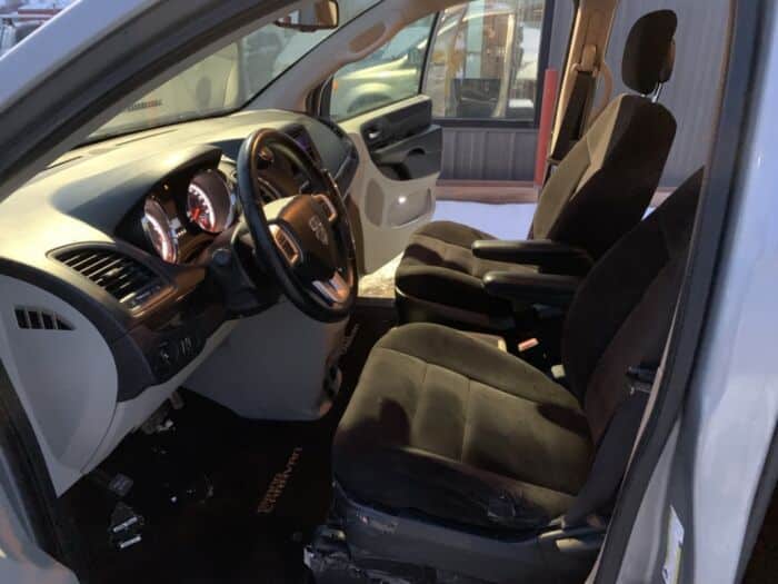 Dodge Grand Caravan SXT – Image 6