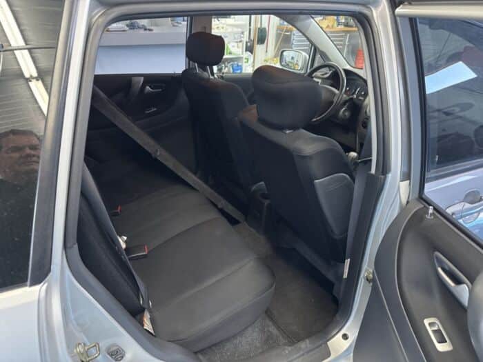 Suzuki Aerio SE – Image 9