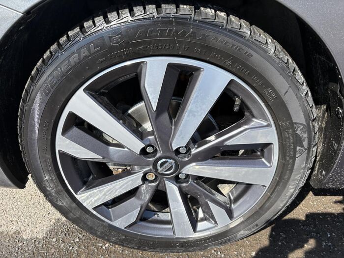 Nissan Versa SR BLUETOOTH CAMÉRA SIÈGES CHAUFFANT BAS KILO – Image 36