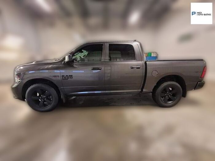 RAM 1500 Classic Express cabine d'équipe 4x4 caisse de 5 pi 7 po – Image 3