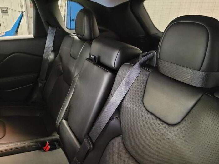 Jeep Cherokee Altitude 4x4 – Image 22