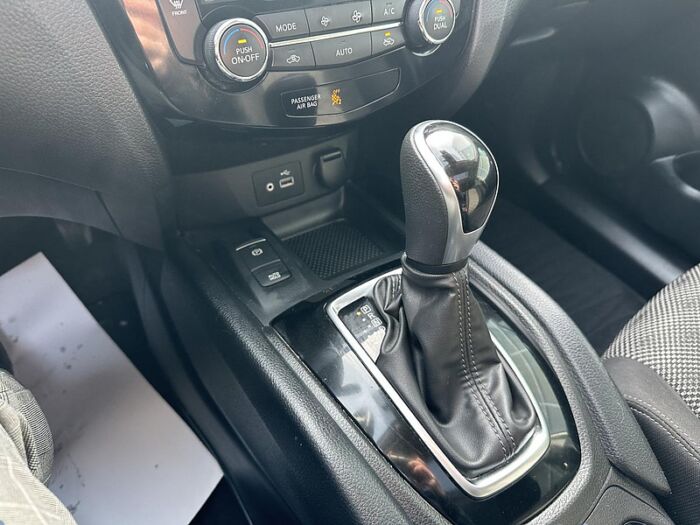 Nissan Qashqai SV TI CVT - Image 23