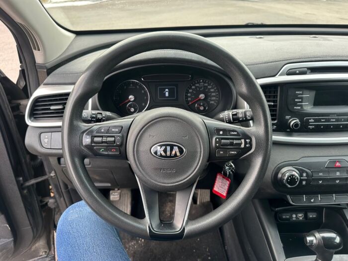 Kia Sorento LX – Image 8