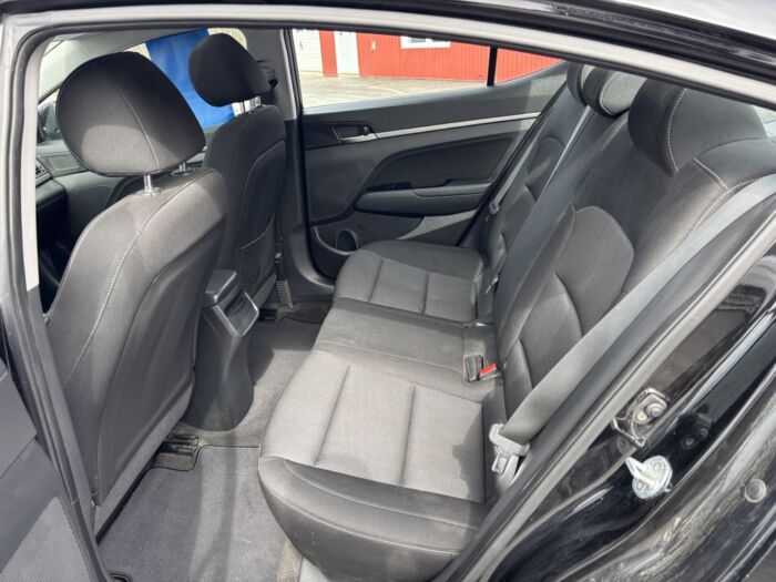 Hyundai Elantra GL SE – Image 9