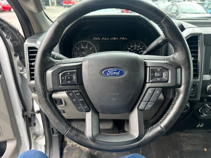 Ford F-150 XLT – Image 11