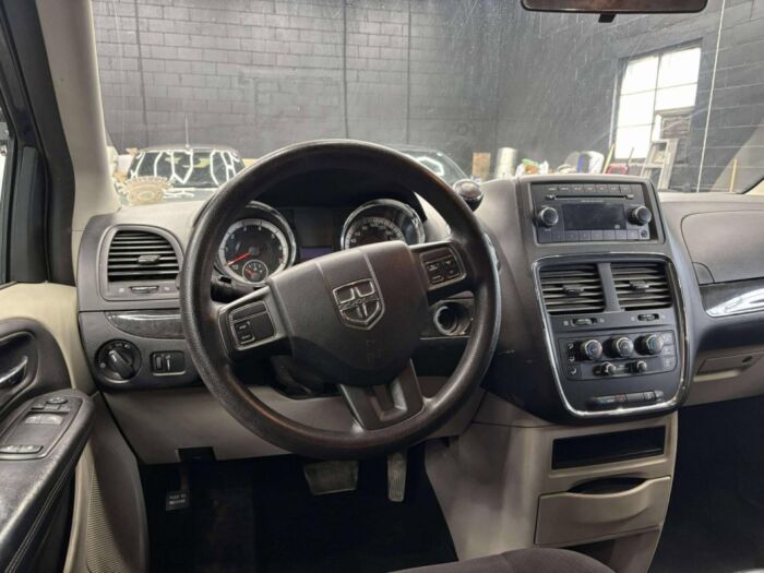 Dodge Grand Caravan SXT – Image 12