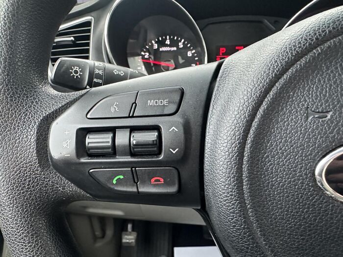 Kia Sedona L TA – Image 17