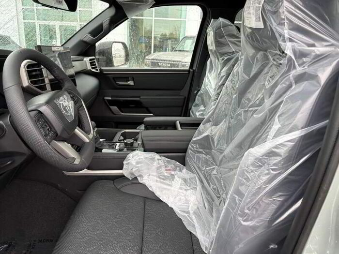 Toyota Tundra Hybrid 4x4 Crewmax Limited Long Bed – Image 11
