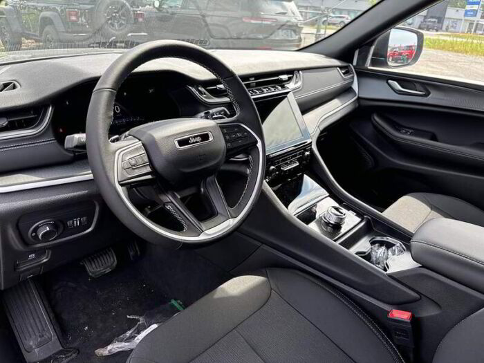 Jeep Grand Cherokee Laredo – Image 8